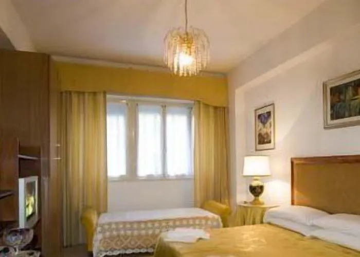 Babri Simim Taj 4* Roma