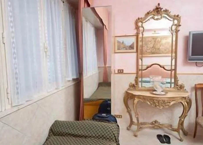 Babri Simim Taj Acomodação com café da manhã  Roma