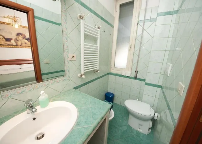 Babri Simim Taj 4* Roma